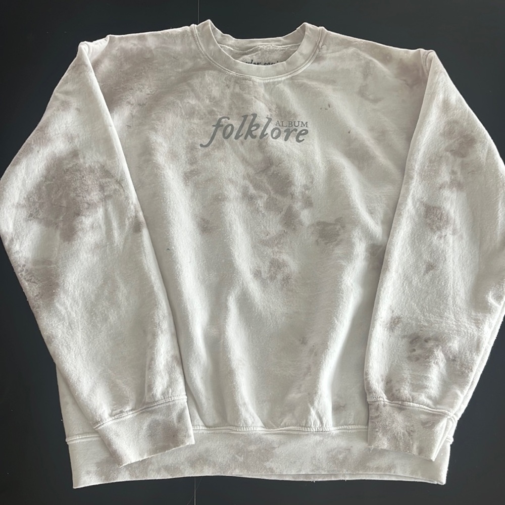 Taylor Swift, folklore sweatshirt